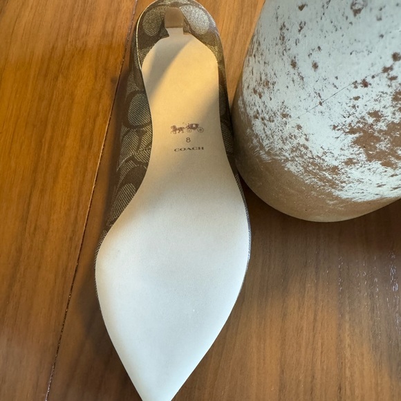 Coach Wiley Sig Pump - Picture 3 of 5